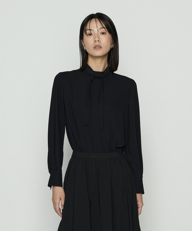 マットサテン タイ付 ハイネックブラウス（01-04BM01-205）｜K.T