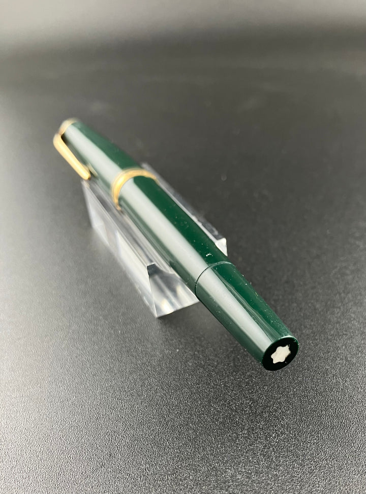 4F26B1D6-DE7B-4B8D-8A0B-