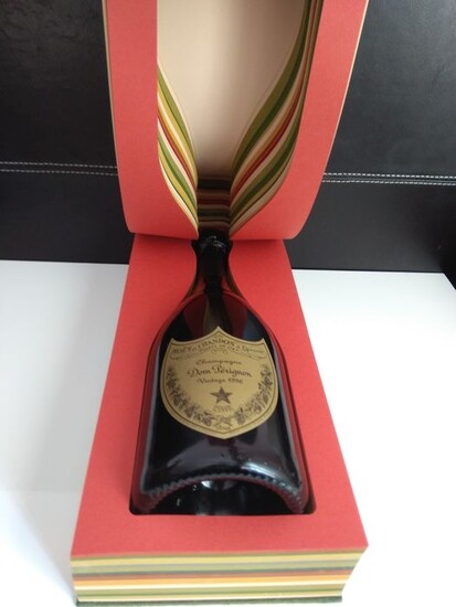 1996 Dom Pérignon in Coffret Irodori By Eriko Horiki - Champagne