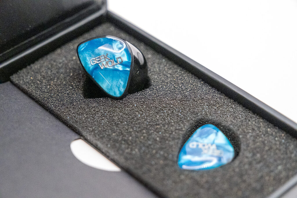 GEEK WOLD GK20 レビュー】1万円少しで楽しめる変態構成イヤホン。でも