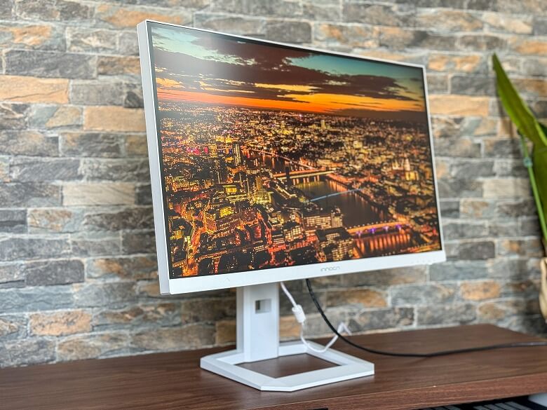 INNOCN 27M2V Lite レビュー】ミニLEDで鮮明な画面！リフレッシュ