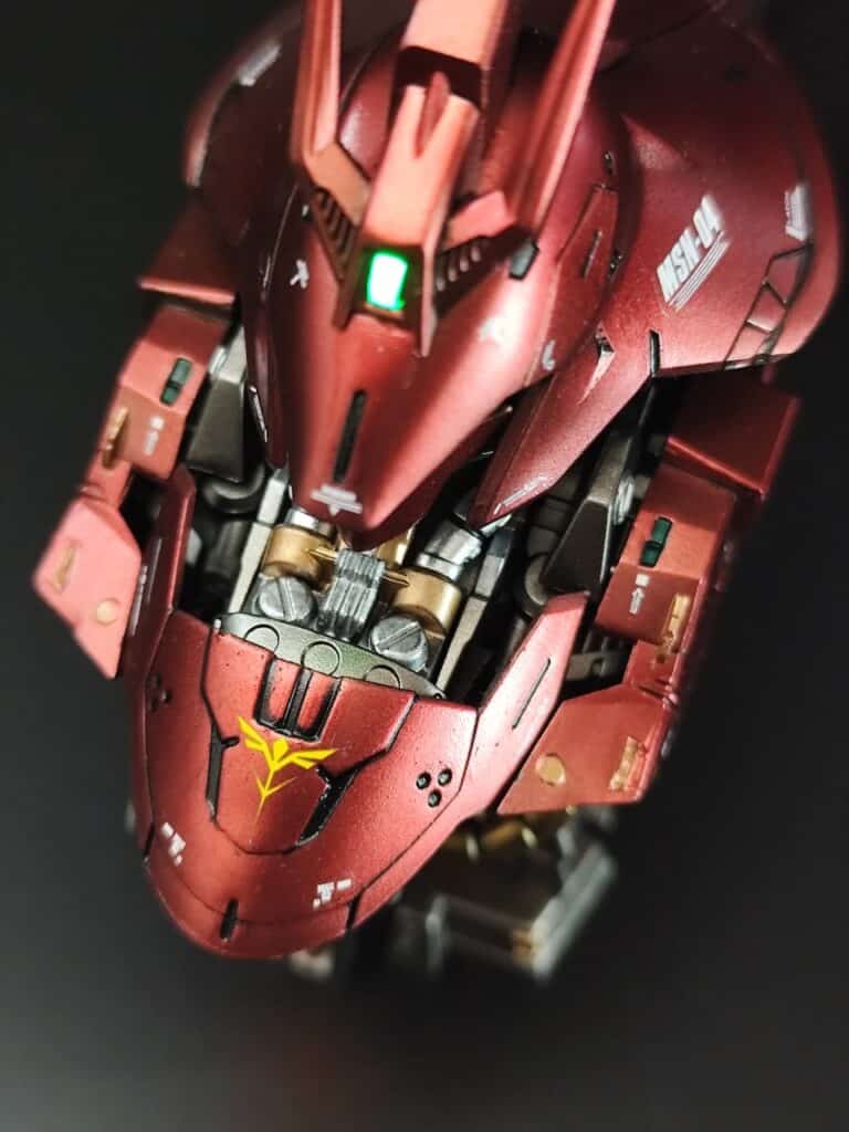 MSメカニカルバスト サザビー 完成：LED改造とキャンディ塗装の魅力