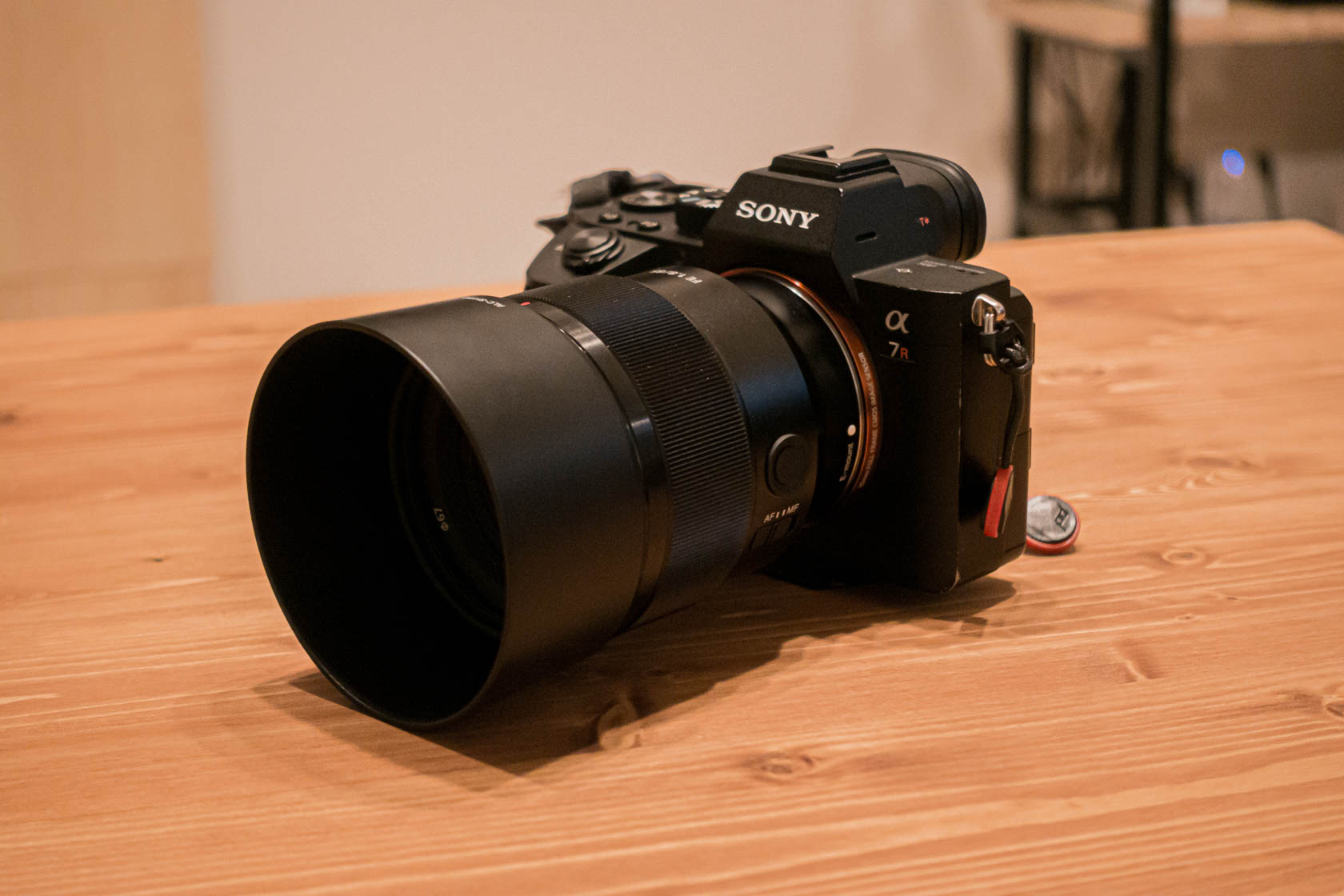 ソニーEマウント最高のコスパ!純正85mmレンズ『SEL85F18 85mm F1.8