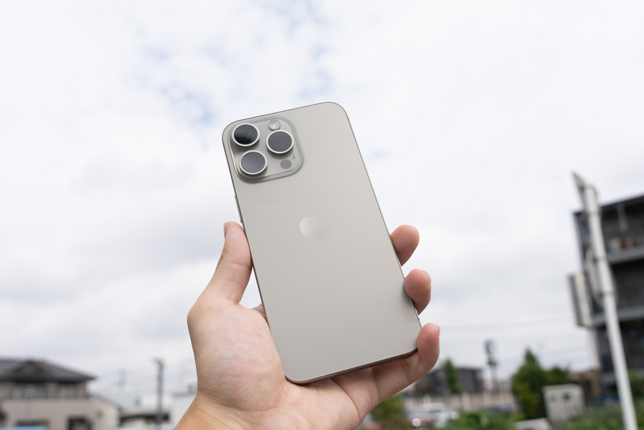 iPhone 15 Pro Max ナチュラルチタニウム￼ 本体 おまけ付き iPhone 15