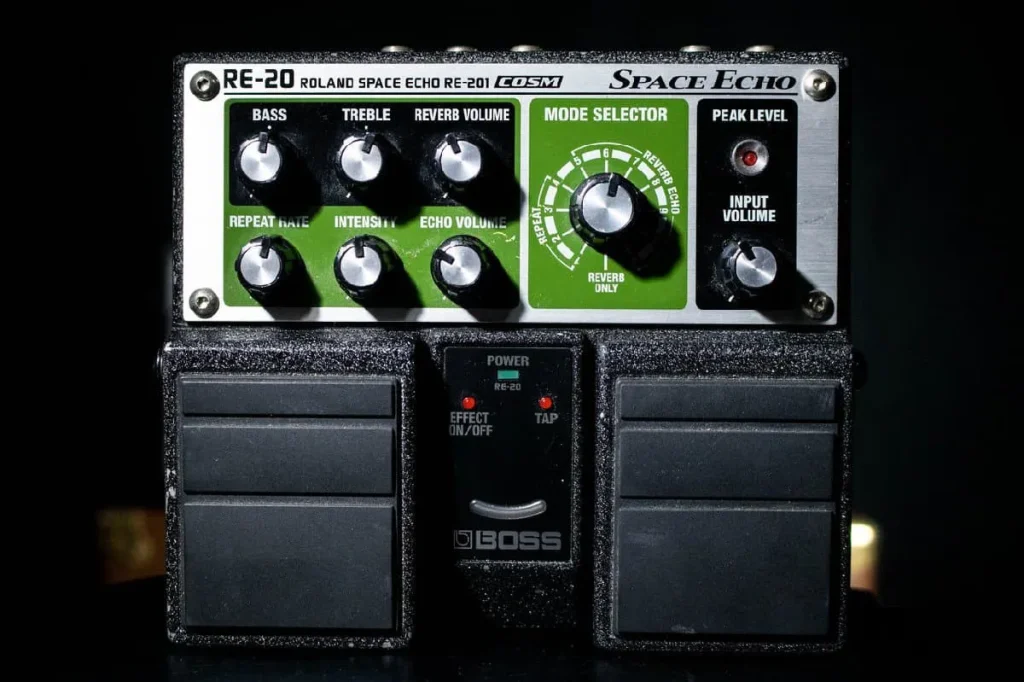 BOSS RE-20 エコー ギターエフェクター BOSS - RE-20 | Space Echo
