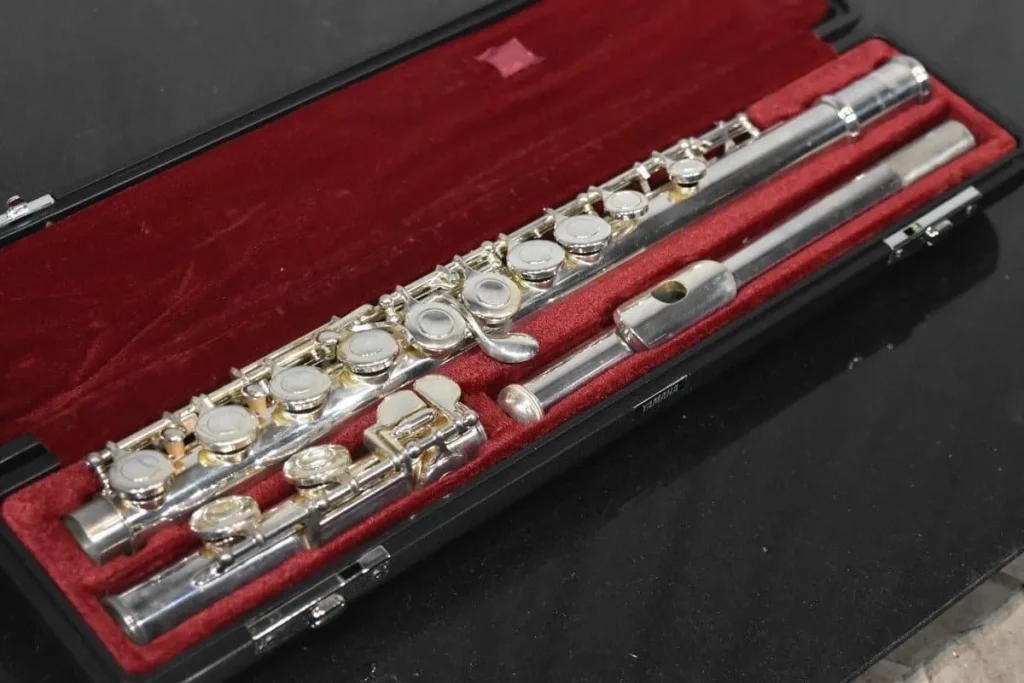 YAMAHA YFL-211S フルート本体 ケース付き YAMAHA YFL-211S フルート