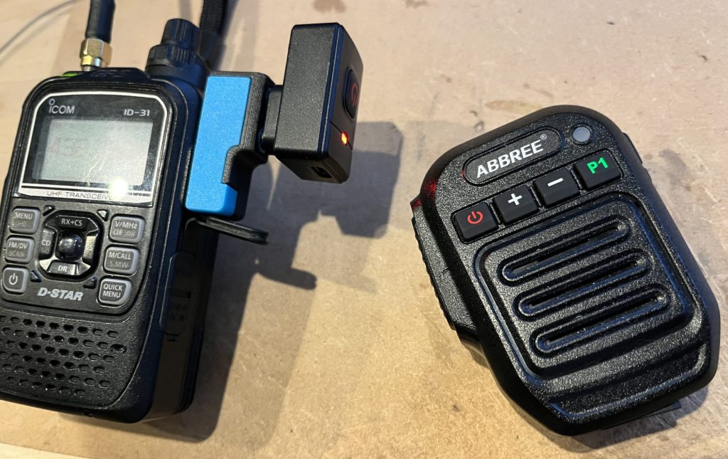 ICOMのハンディ機でBAOFENGやKENWOODの2Pスピーカーマイクを使う | の