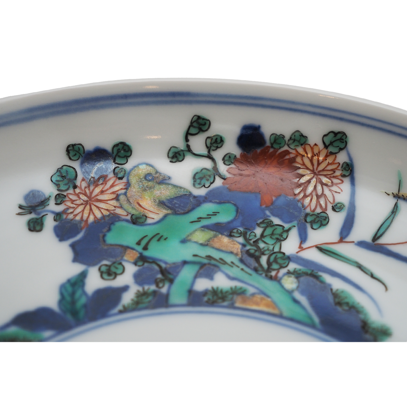 初代三浦竹泉 菁華五彩菊竹蝶鳥図巨皿 [婦人画報2024年10月号掲載品