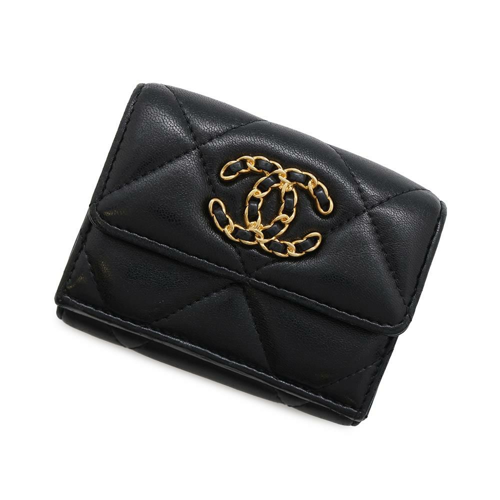 シャネル 三つ折り財布 キルティング ココマーク シャネル19 スモール