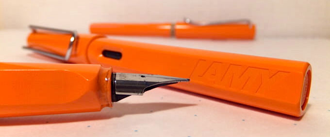 ラミーサファリの万年筆・オレンジ色(09年限定)を入手! ペン先の太さの