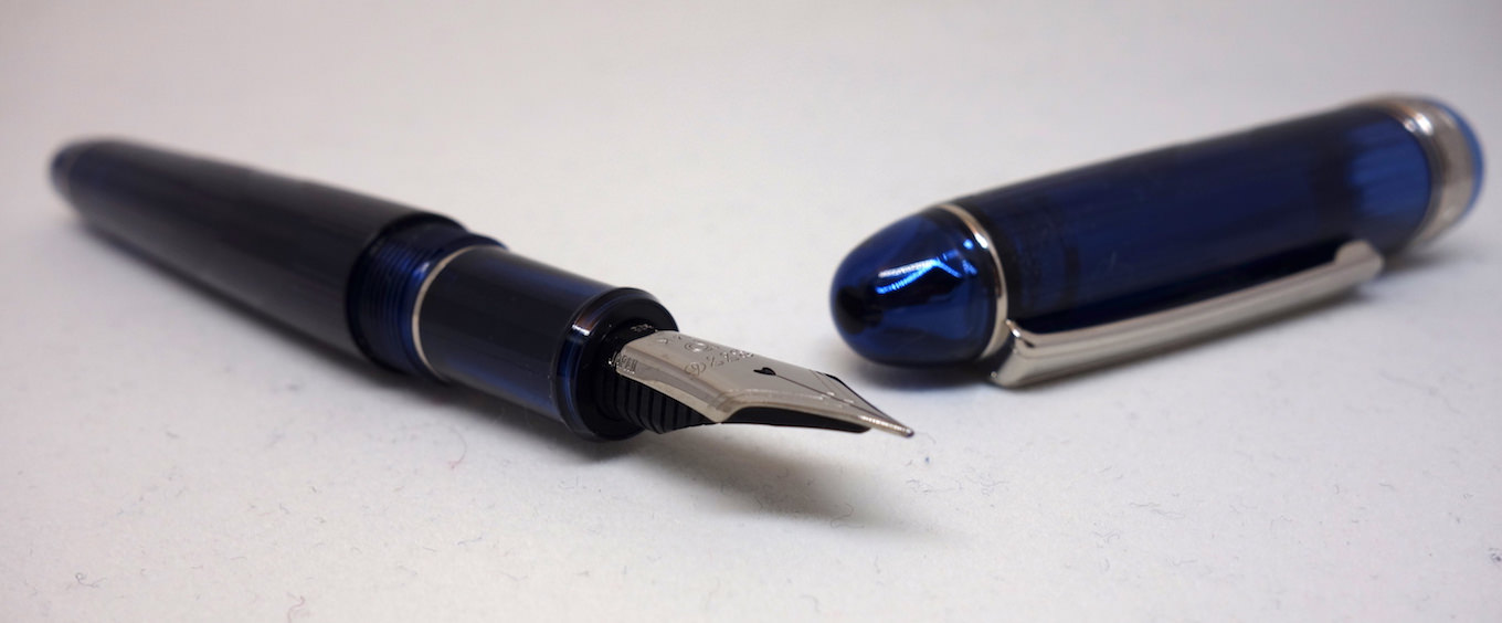 プラチナ万年筆の♯3776 センチュリー 河口は 深みのあるスケルトン