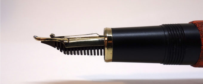 セーラー万年筆の特殊ペン先・クロスポイントエンペラー。心の趣くまま