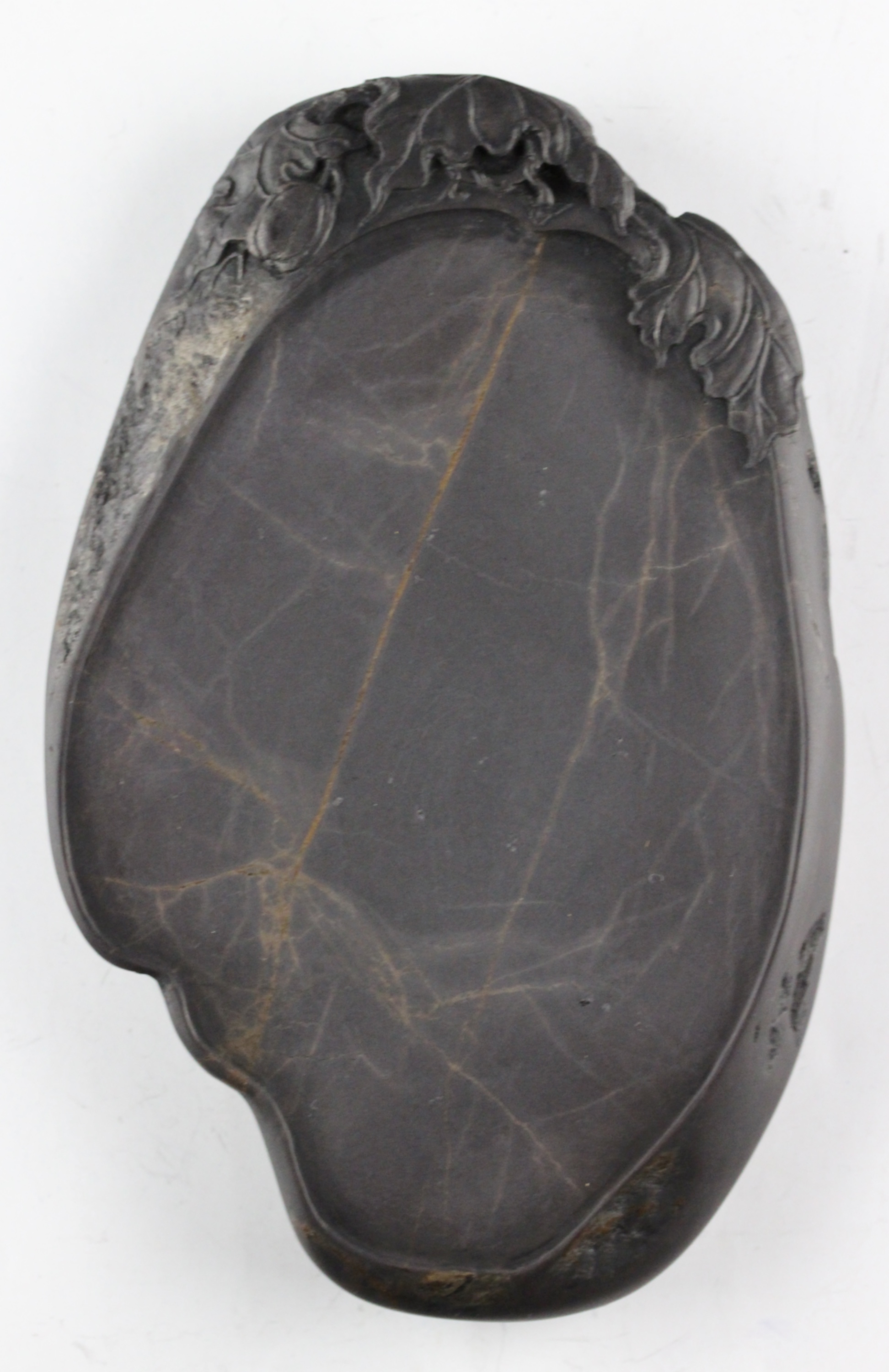 端渓硯 ◇老坑水巖・魚脳砕凍・胭脂暈・金綫の