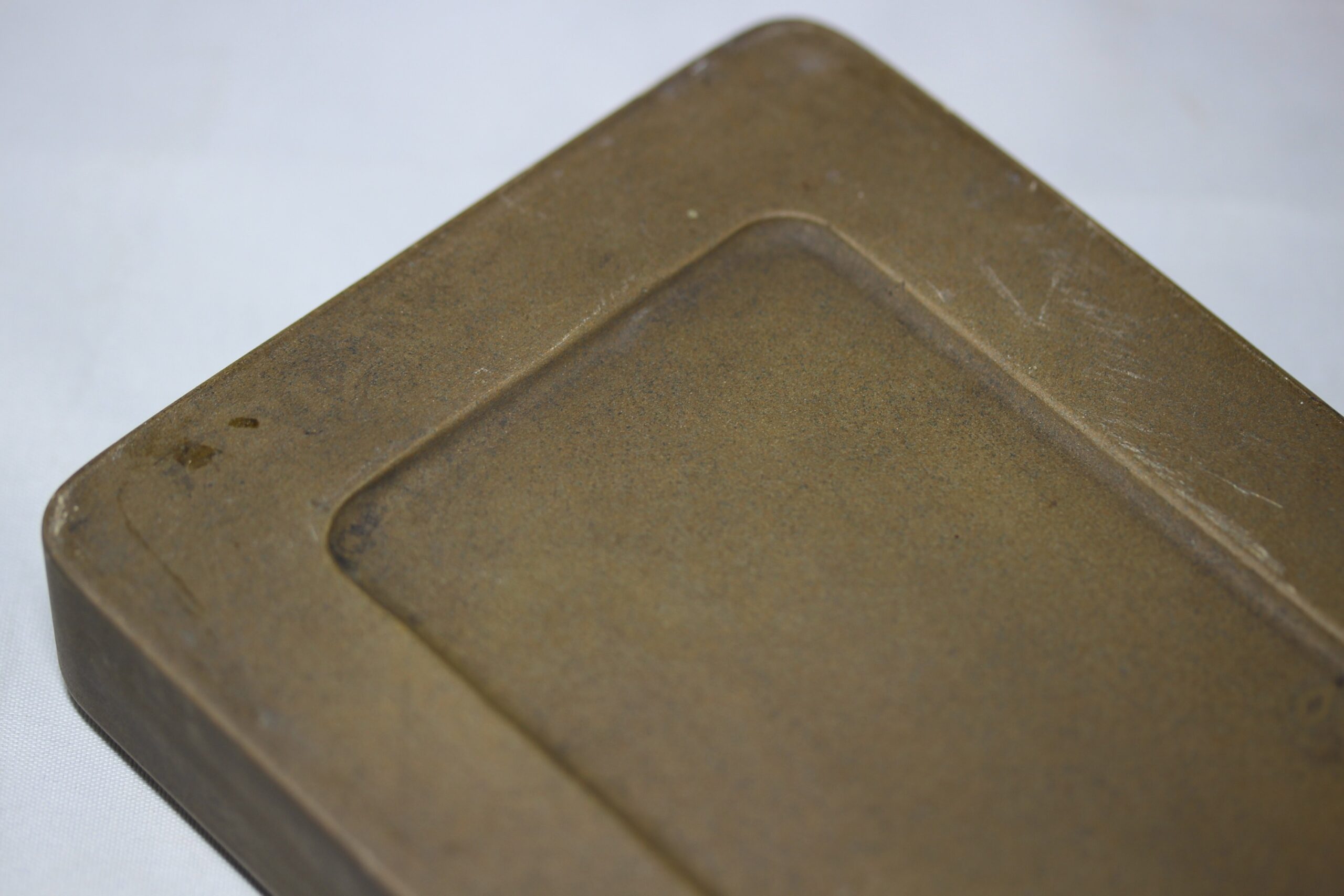 澄泥硯 饕餮廻文】◇美しい鱔魚黄◇九吋大型◇唐木共箱◇文房清玩◇検