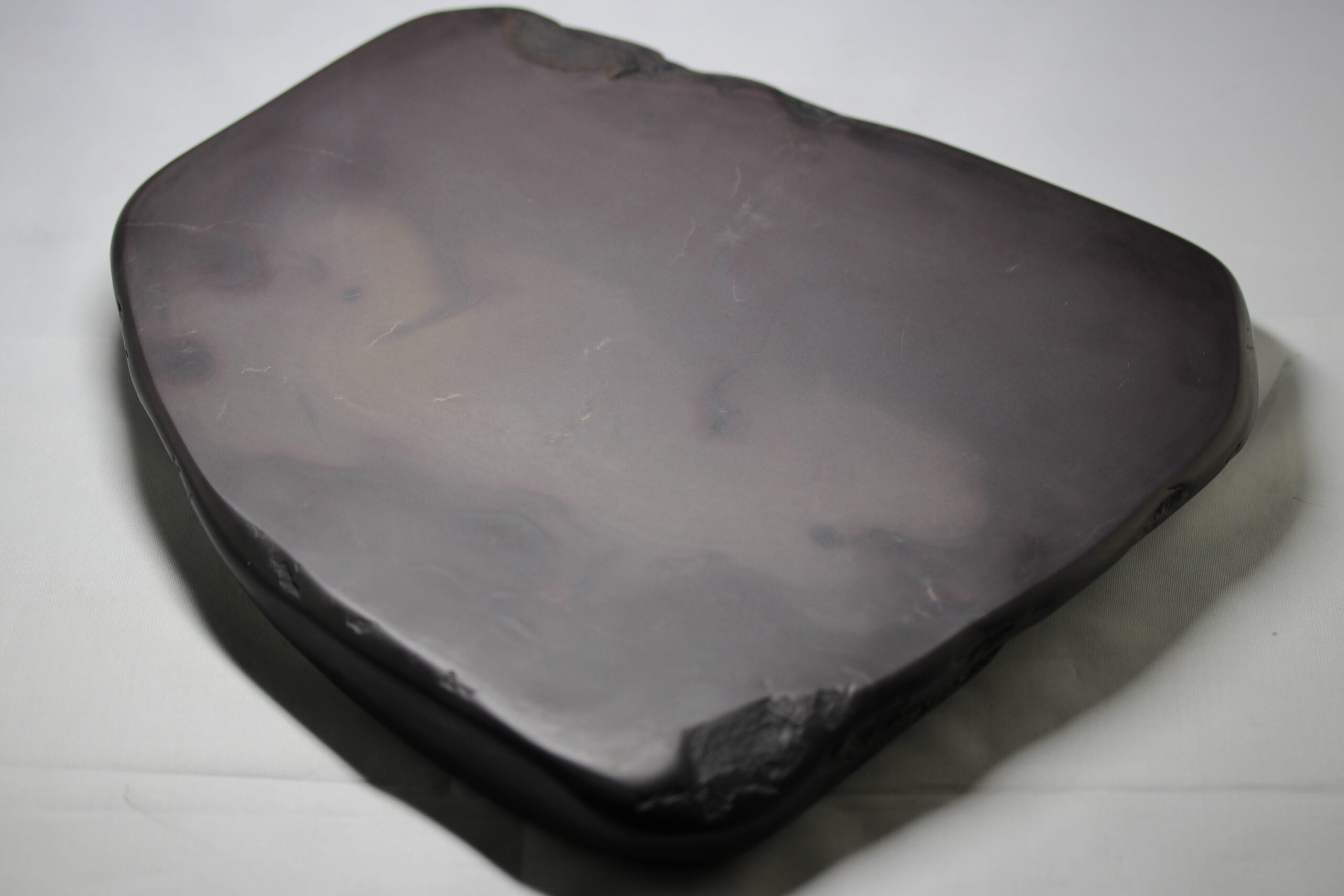 端渓硯 ◇老坑水巖・魚脳砕凍・胭脂暈・金綫の