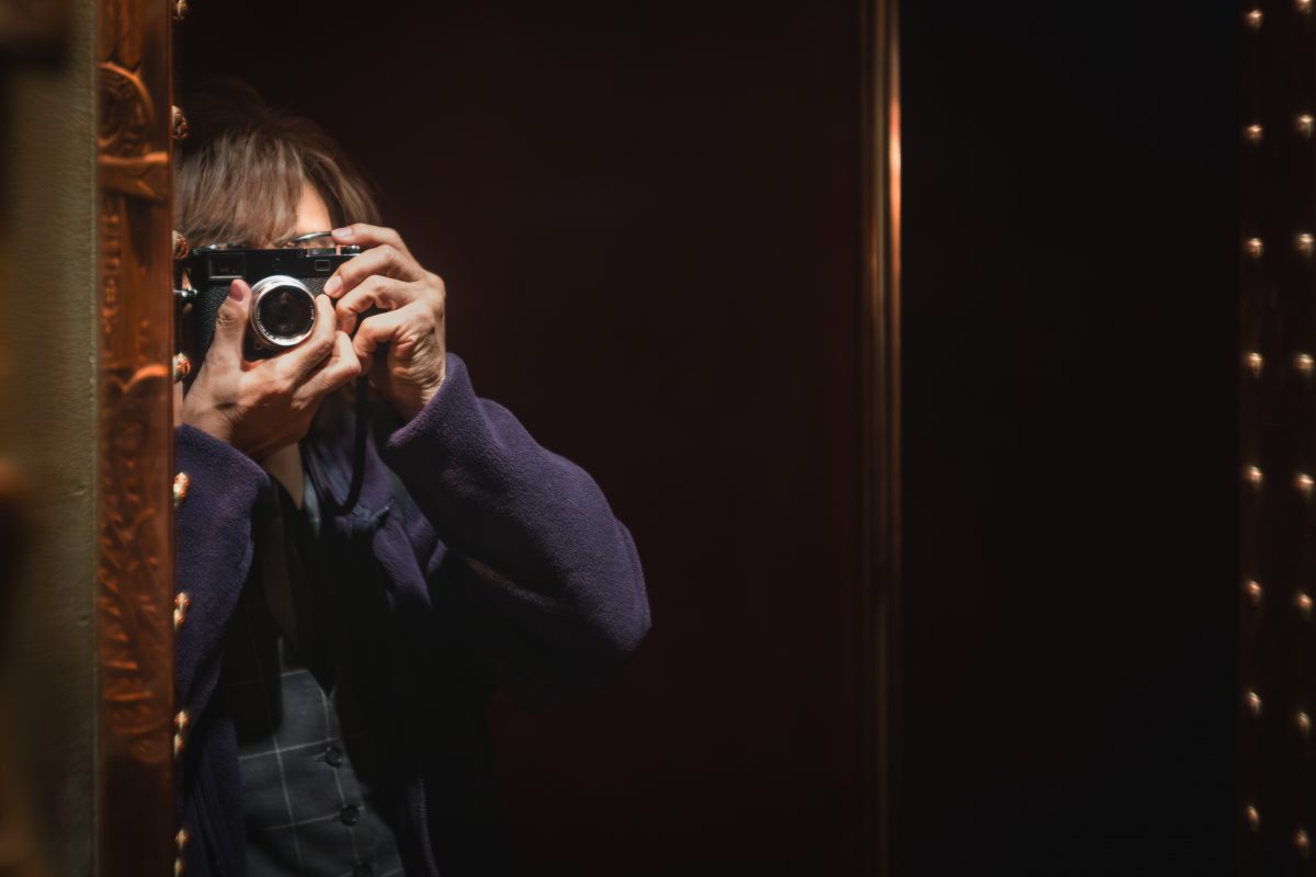 THE ALFEE50周年ツアーで撮り下ろした坂崎幸之助さん書写真展