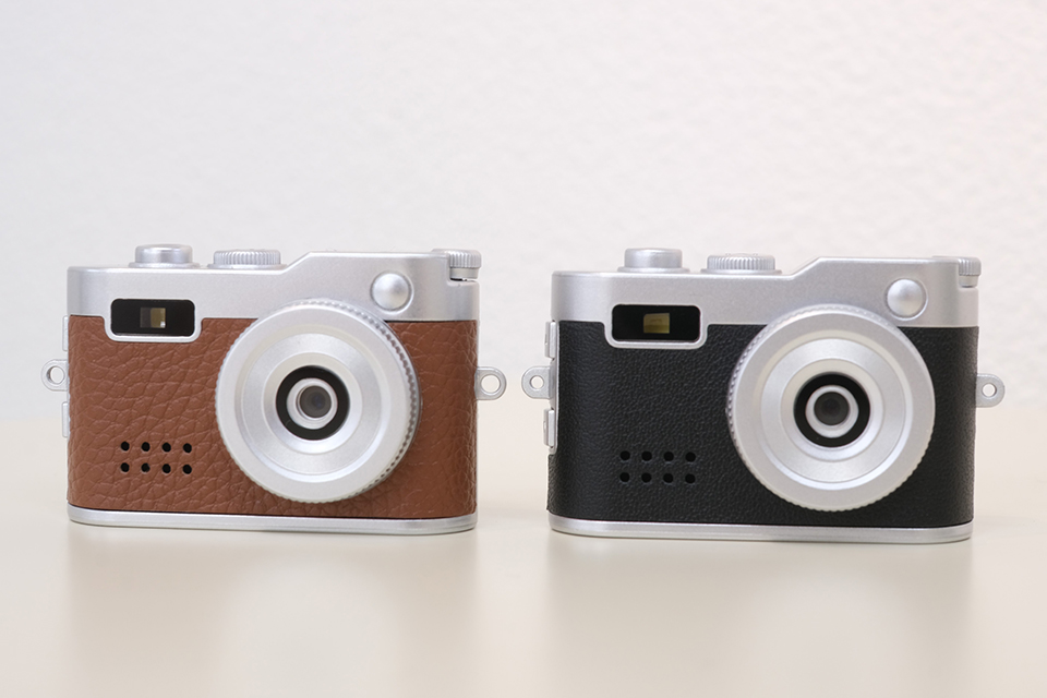 指でつまめる超小型！ 液晶モニター付きのレトロなミニデジタルトイ