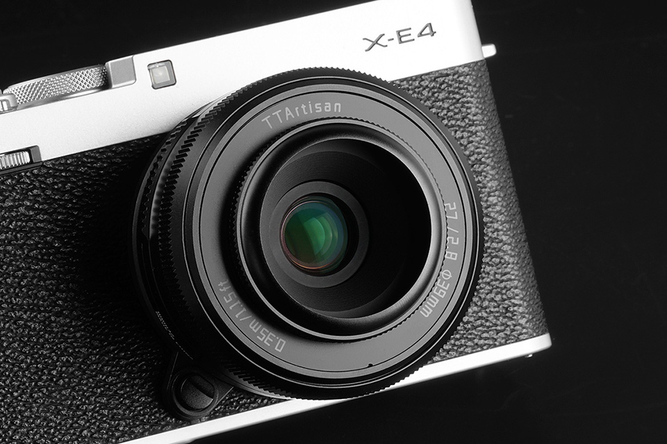 実売2万円台で買える薄型の単焦点AFレンズ「TTArtisan AF 27mm f/2.8