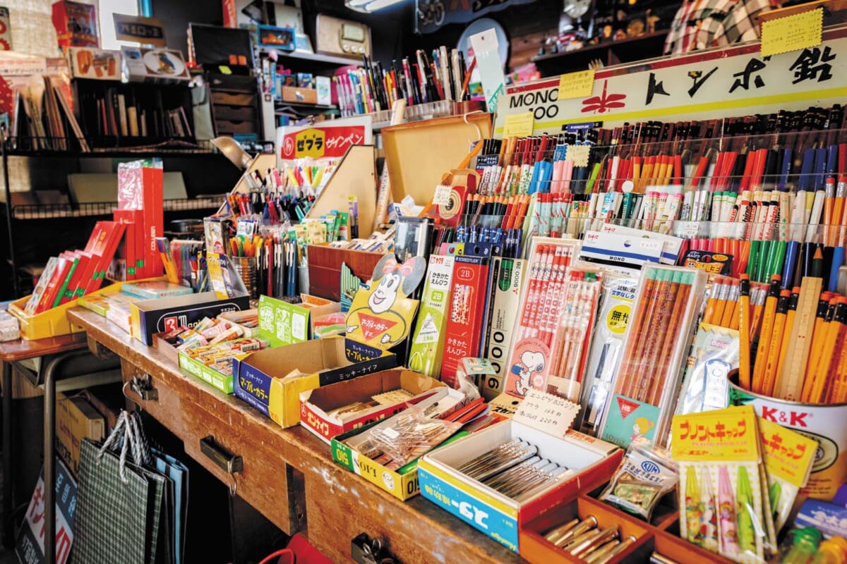 一歩入ればそこは昭和!? そのレトロ感がたまらない古文房具専門店