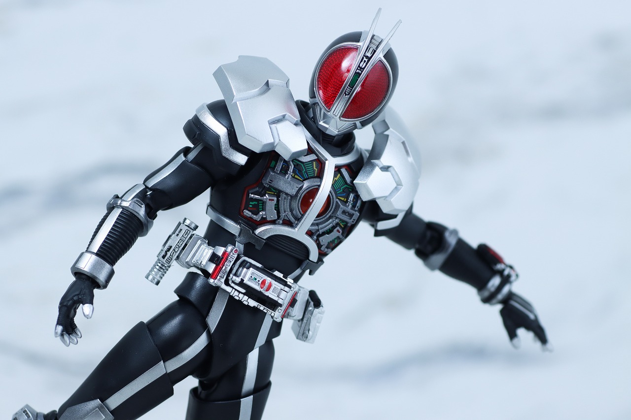 S.H.Figuarts（真骨彫製法） 仮面ライダーファイズ アクセル