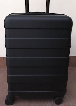 無印良品のスーツケース(35L)、2度の海外旅行で使ってみて。凸凹道に