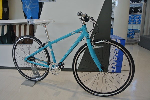 GIANTジャイアント クロスバイク 青27インチ GIANT GRAVIER