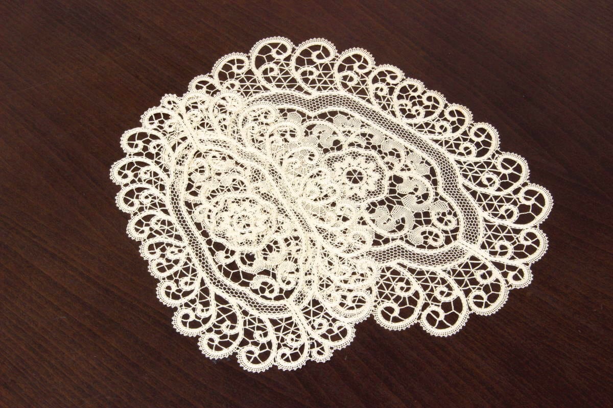 memories ボビンレース ドイリー S-006 約20×30cm｜インテリアレース