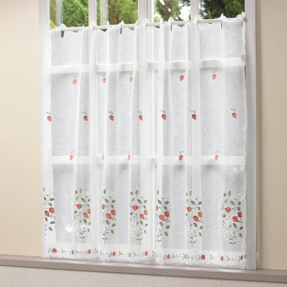 いちご刺繍 カフェカーテン 約130×90cm｜インテリアレース・テーブル