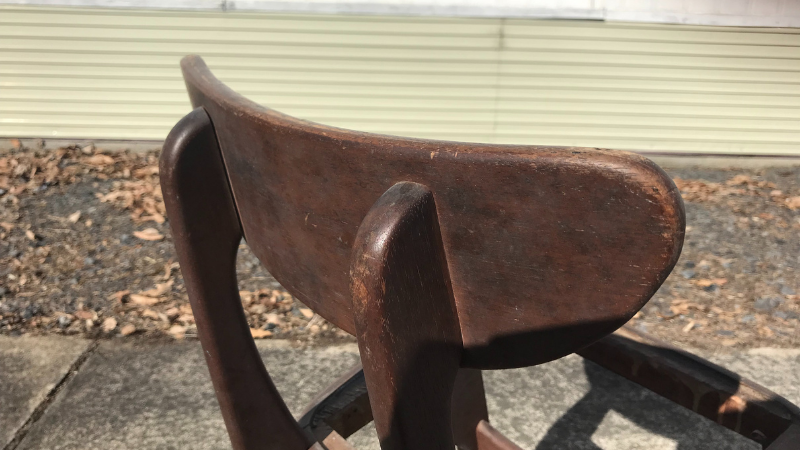 半世紀にわたり愛される「デルタチェア」。特徴と歴史を深掘り｜中古