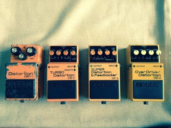 カート コバーンと時代を切り開いたエフェクター BOSSの