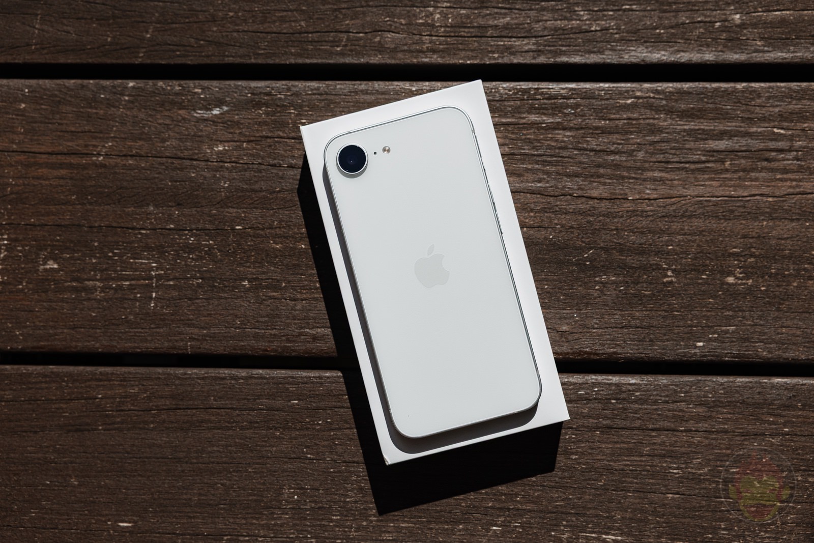 iPhone16e 本体 ホワイト iPhone 16e 128GB ホワイトを購入 - 教育