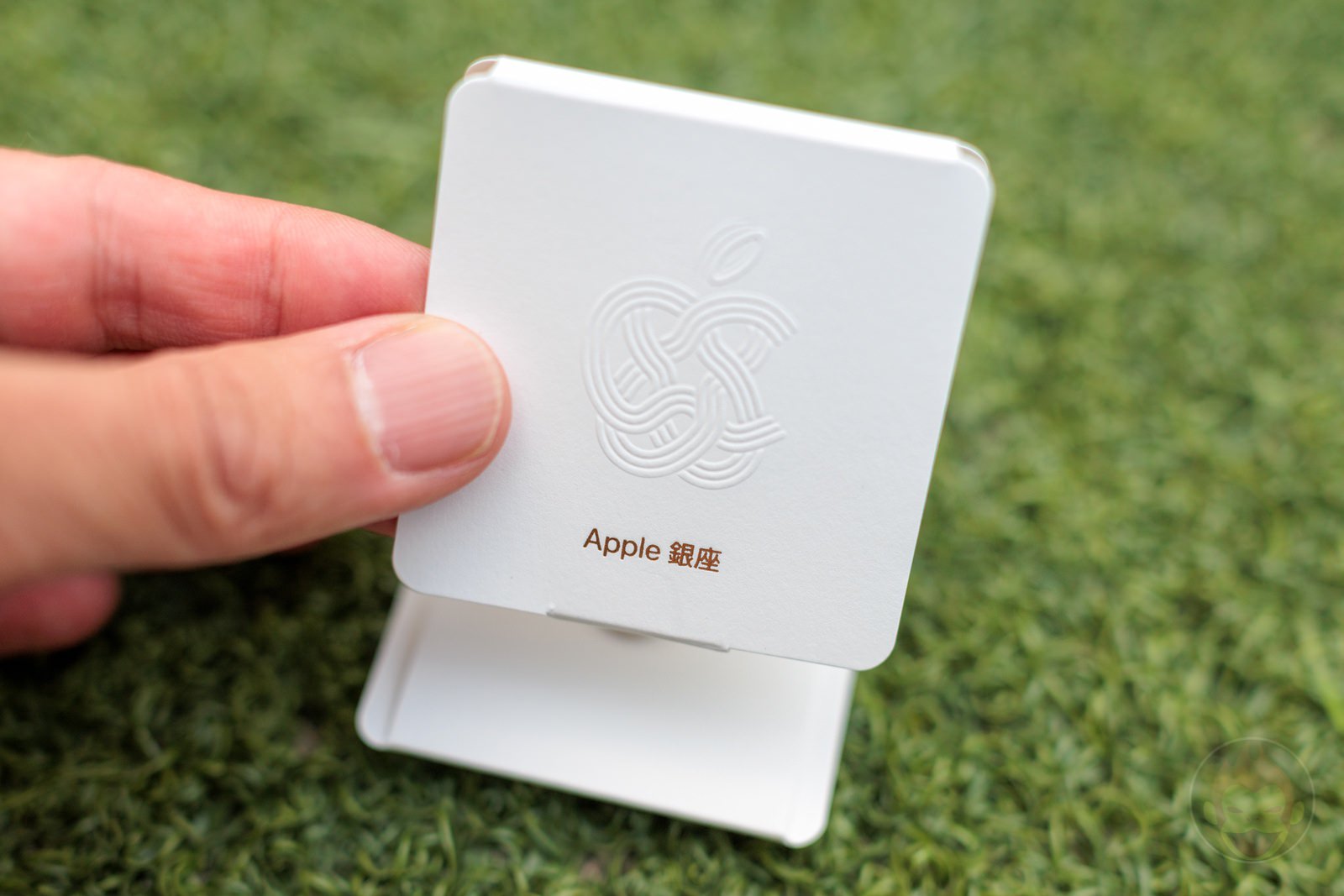 写真で見るApple銀座のオープン記念ノベルティ。トートバッグなど3点