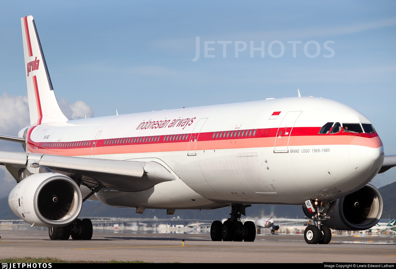 Garuda Indonesia Airbus A330-300 (Retro Livery) - Features