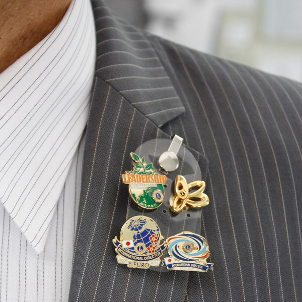 ピン ピンバッジ グローリーファミリー ラッキーピンズ ピンピンバッジ