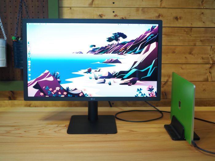 比較】USB-Cケーブル1本で映像出力&給電ができるモニター『LG