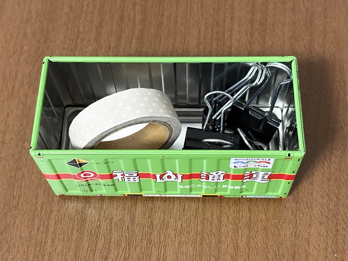 100均で買った『ミニチュアコンテナ』 ブックエンドと組み合わせると