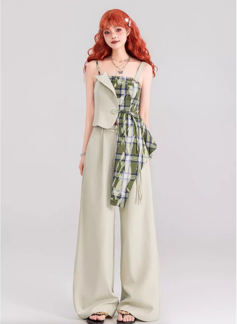 初夏の緑茶の妖精 個性的な変形キャミソールとミニスカート