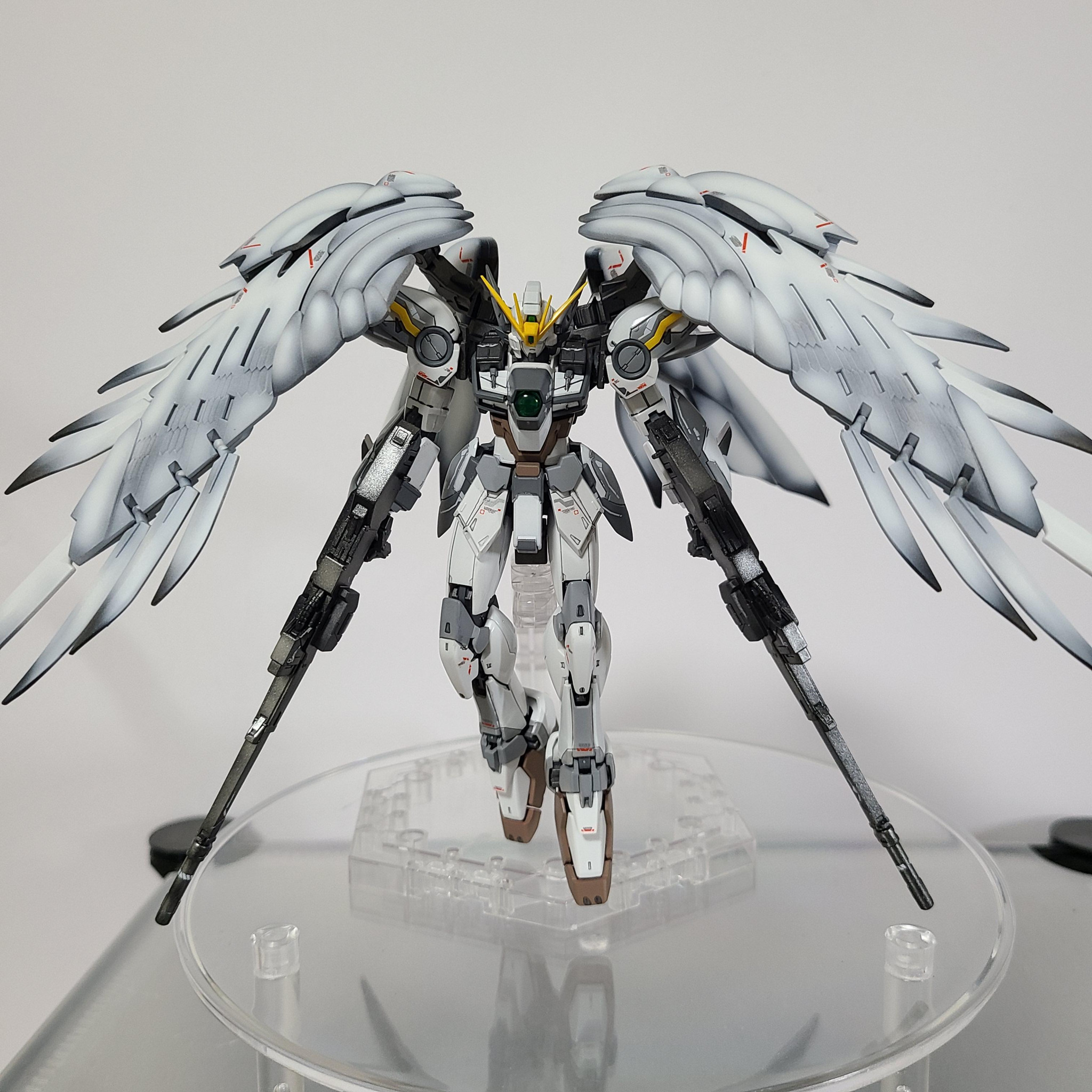 MGSD ウイングガンダムゼロewスノーホワイトプレリュード塗装完成品