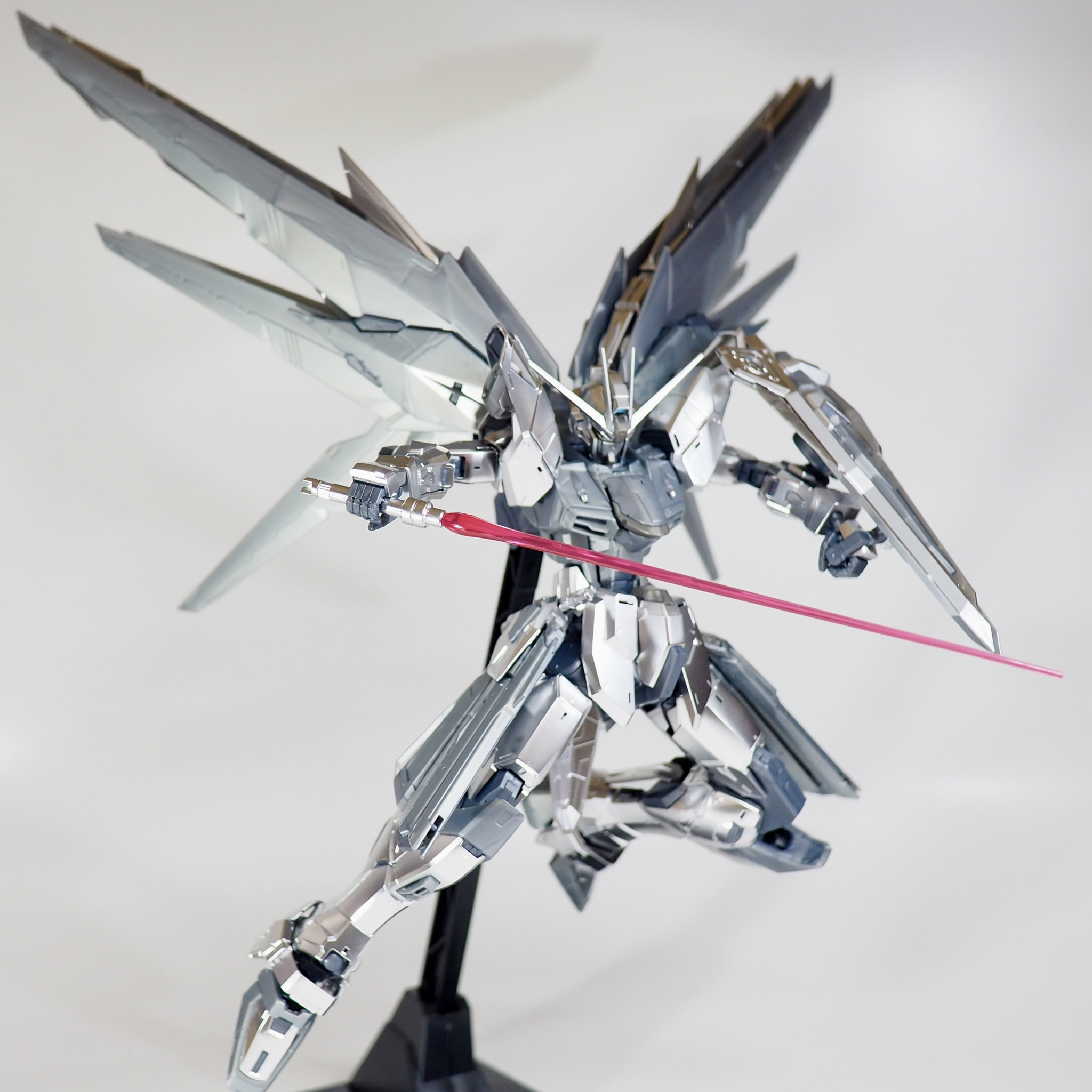 フリーダムガンダムVer.2.0 シルバー & バルバトスルプスレクス