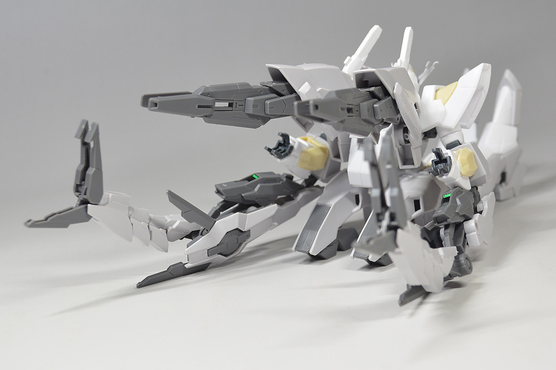 HGリバーシブルガンダムとHGライトニングZガンダム