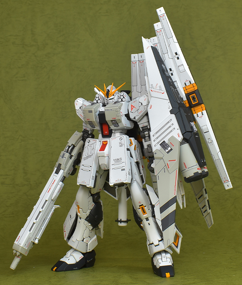 RG νガンダム 改修 全塗装 1/144 完成品 某有名YouTuber RG νガンダム