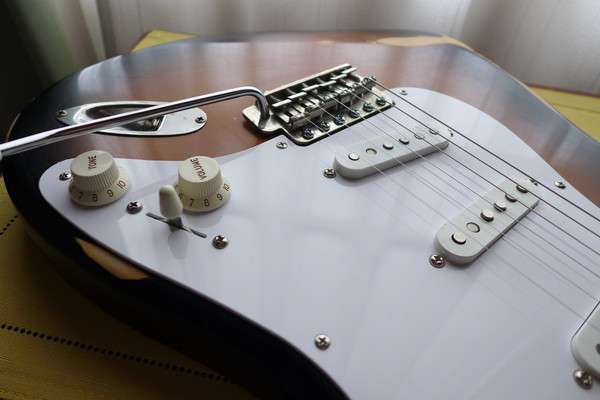 ストラトキャスターを1Vol、1Toneにして組んでみた | ギター改造ネット