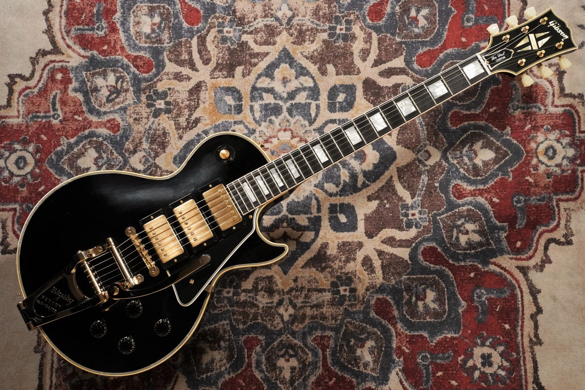 別室 野原のギター部屋 Vol.37 “あこがれのBlack Beauty” | ギタセレ