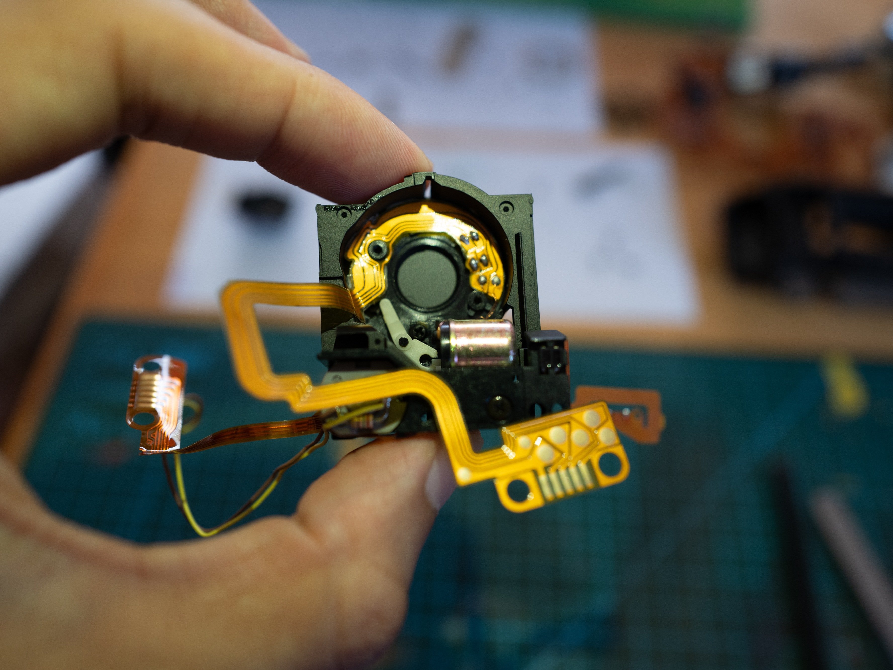 Yashica T5D Shutter Flex Cable Replacement - iFixit Repair Guide