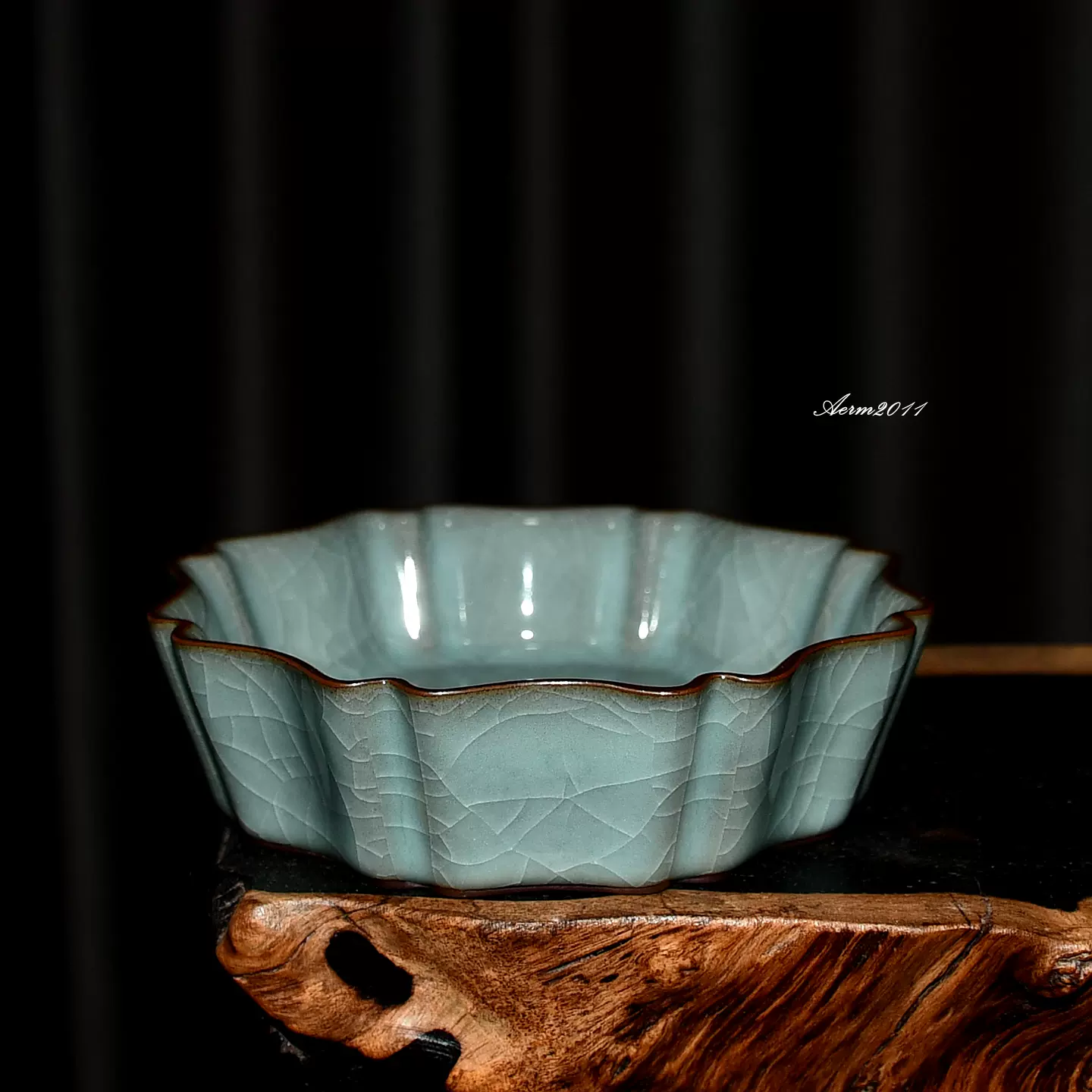 T897. 中国古玩 龍泉窯 青磁 線文皿 盤 直径34.5cm / 陶器陶芸古