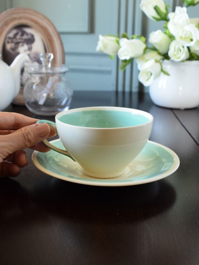 スージークーパー（Susie Cooper）のビンテージ食器、ドレスデン