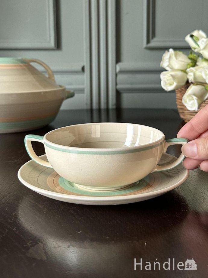 スージークーパーのウェディング・リング、アンティークスープカップ