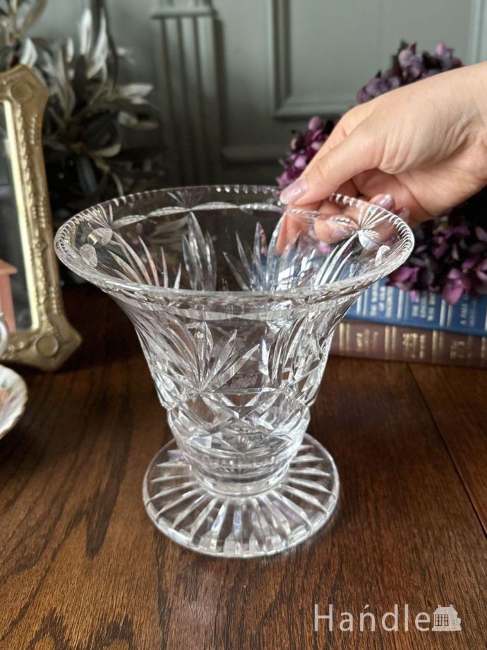 イギリスから届いたアンティークガラスの花びん、口がキレイに開いた