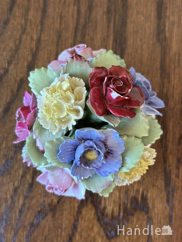 イギリスから届いたアンティークの花、エインズレイの陶磁器で出来た