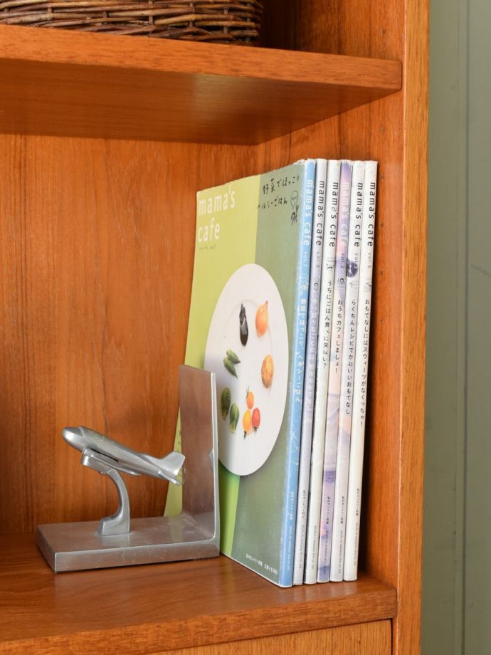 北欧スタイルのおしゃれなヴィンテージキャビネット 、チーク材の